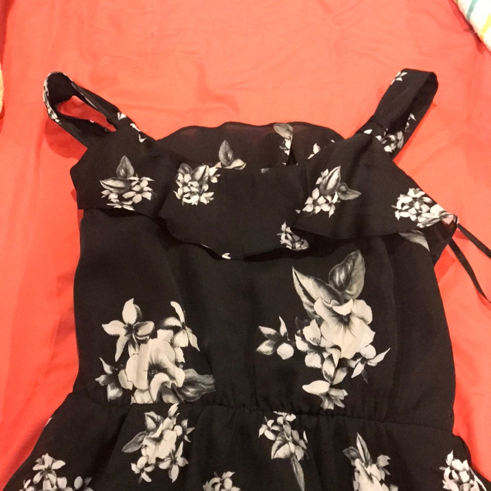 Black and white floral dress. - Picture 2 of 5